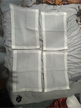 At Home Set of 4 White and Gray Waffle Weave Kitchen Place Mats